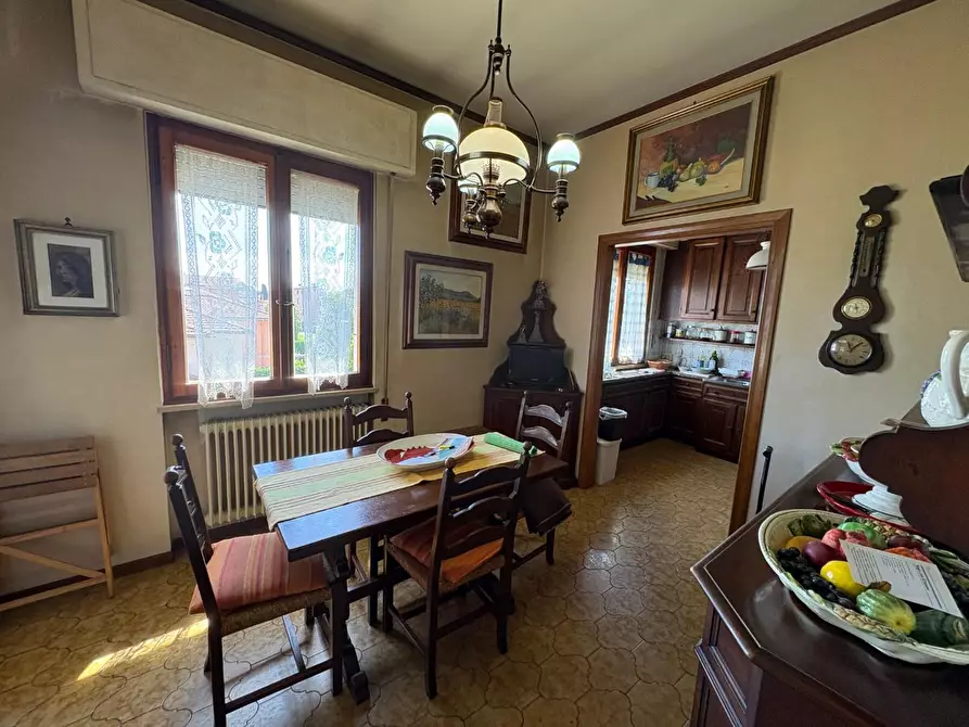 Immagine 10 di Appartamento in vendita  a Lucca