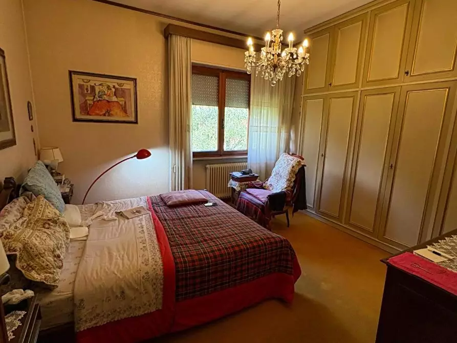 Immagine 15 di Appartamento in vendita  a Lucca