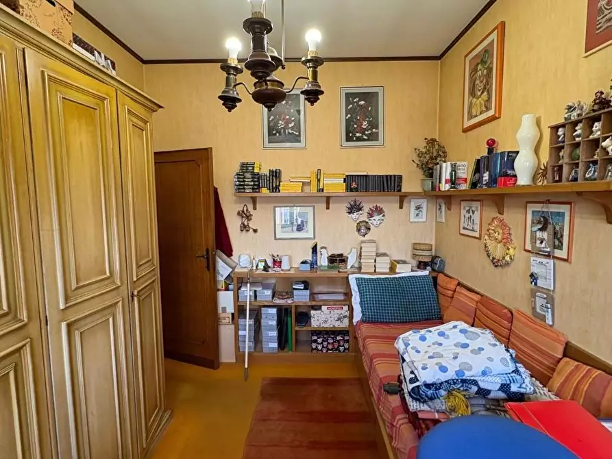 Immagine 17 di Appartamento in vendita  a Lucca