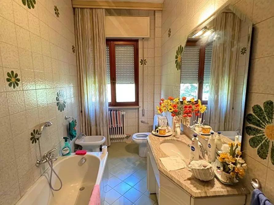 Immagine 20 di Appartamento in vendita  a Lucca