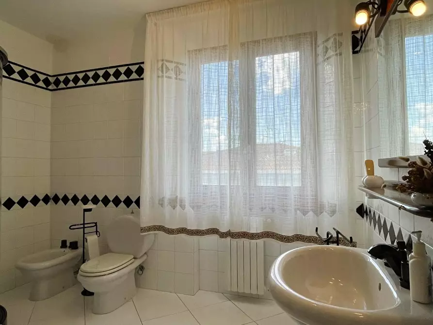 Immagine 40 di Palazzo in vendita  a Montopoli In Val D'arno