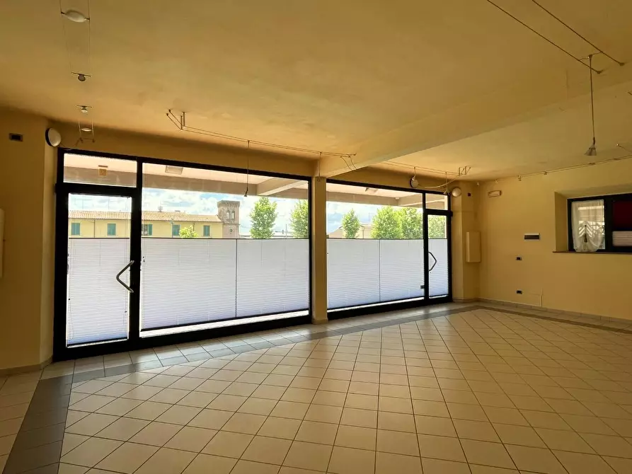 Immagine 93 di Palazzo in vendita  a Montopoli In Val D'arno