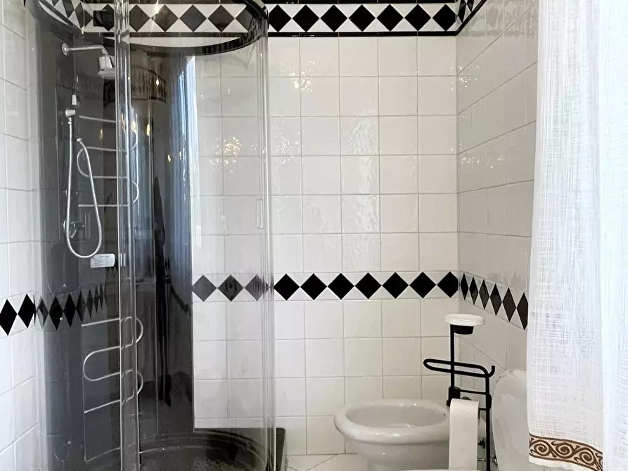 Immagine 42 di Palazzo in vendita  a Montopoli In Val D'arno