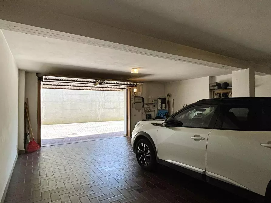 Immagine 92 di Palazzo in vendita  a Montopoli In Val D'arno