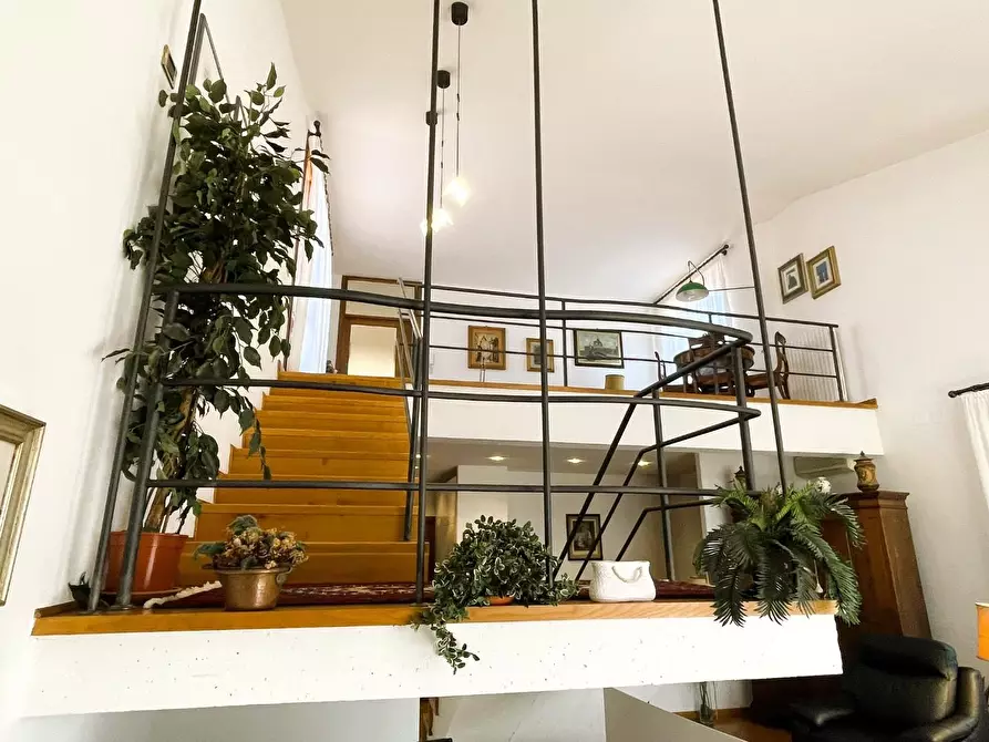 Immagine 16 di Palazzo in vendita  a Montopoli In Val D'arno