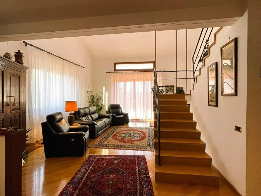 Immagine 3 di Palazzo in vendita  a Montopoli In Val D'arno