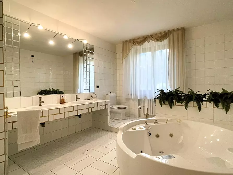 Immagine 52 di Palazzo in vendita  a Montopoli In Val D'arno