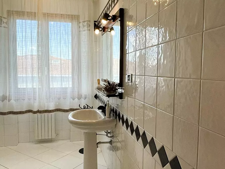 Immagine 41 di Palazzo in vendita  a Montopoli In Val D'arno