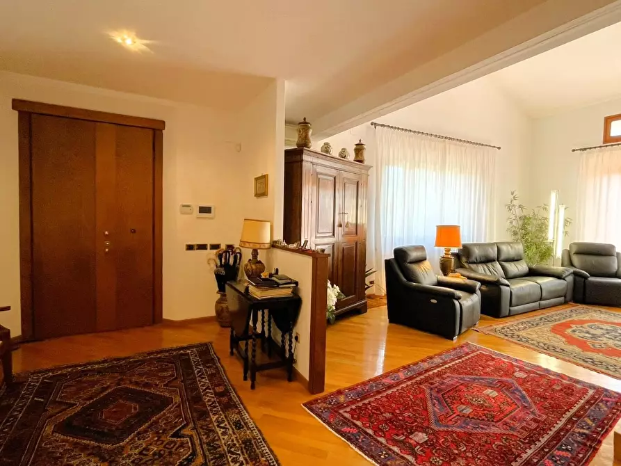 Immagine 9 di Palazzo in vendita  a Montopoli In Val D'arno