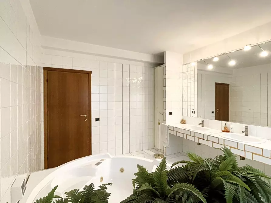 Immagine 50 di Palazzo in vendita  a Montopoli In Val D'arno