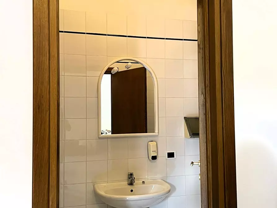 Immagine 87 di Palazzo in vendita  a Montopoli In Val D'arno