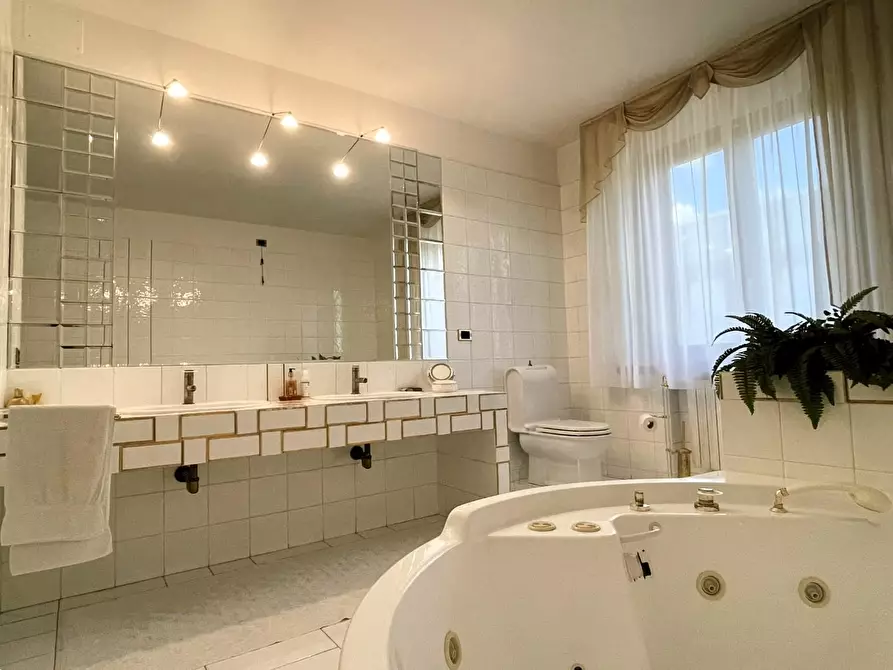 Immagine 8 di Palazzo in vendita  a Montopoli In Val D'arno