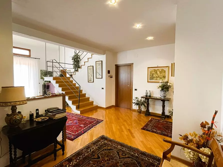 Immagine 10 di Palazzo in vendita  a Montopoli In Val D'arno