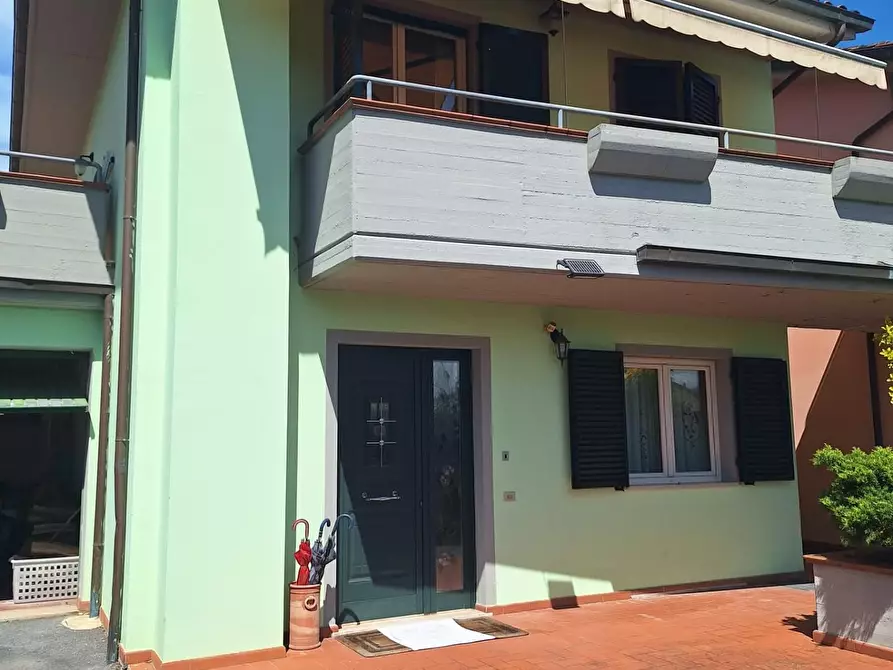 Immagine 4 di Villetta a schiera in vendita  a Lucca
