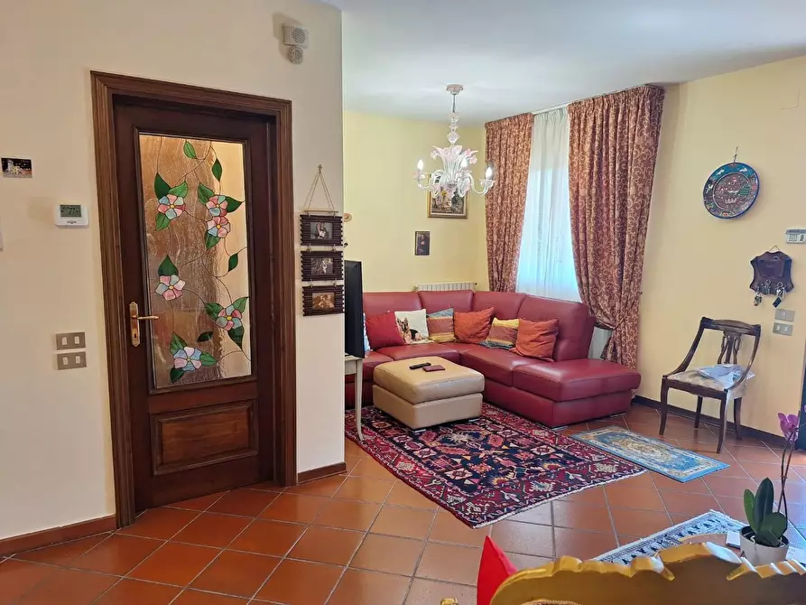 Immagine 8 di Villetta a schiera in vendita  a Lucca