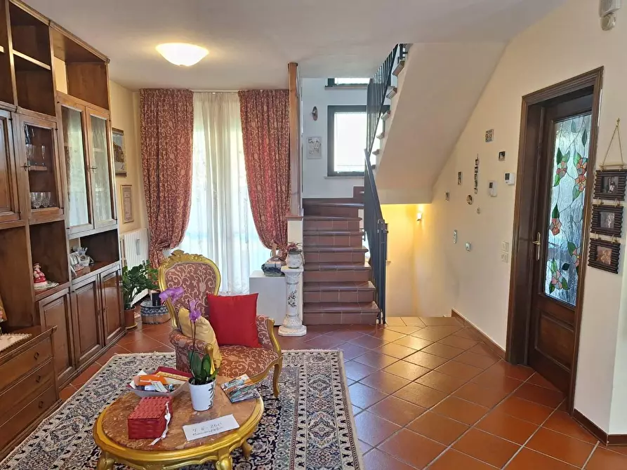 Immagine 10 di Villetta a schiera in vendita  a Lucca