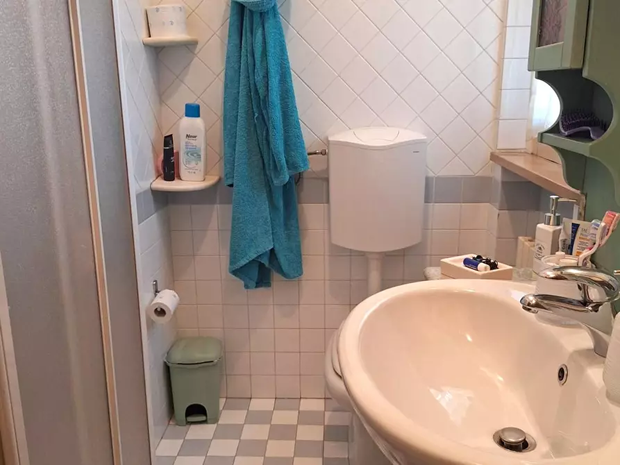 Immagine 18 di Villetta a schiera in vendita  a Lucca