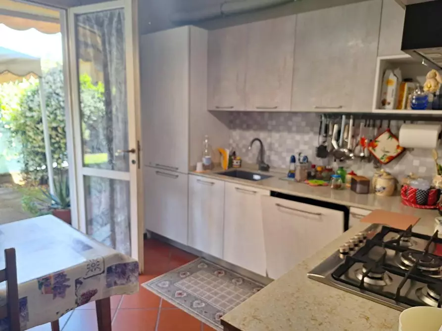 Immagine 14 di Villetta a schiera in vendita  a Lucca