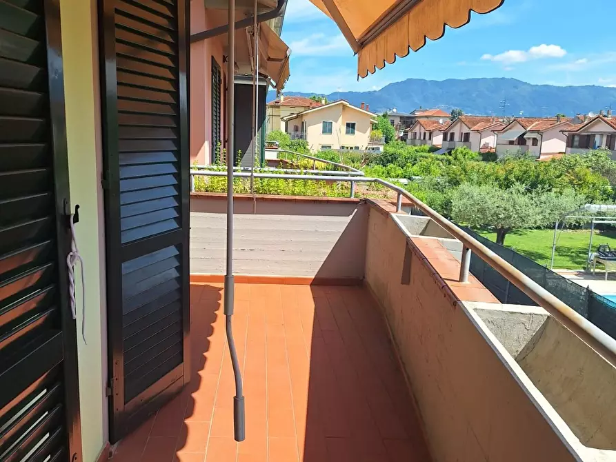 Immagine 34 di Villetta a schiera in vendita  a Lucca