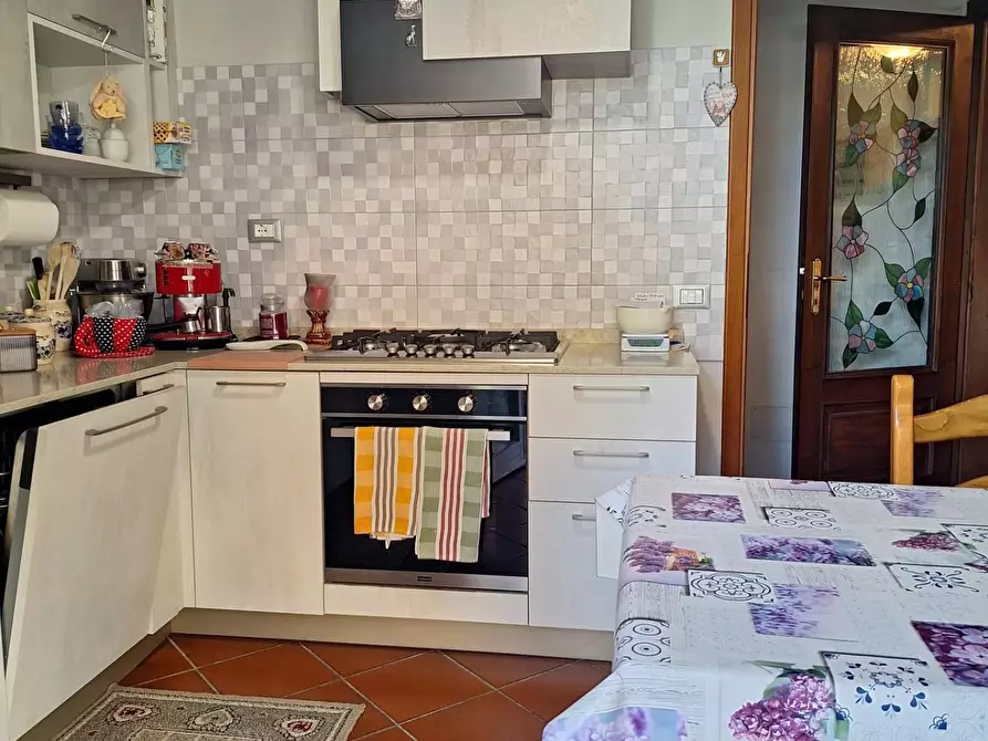 Immagine 17 di Villetta a schiera in vendita  a Lucca