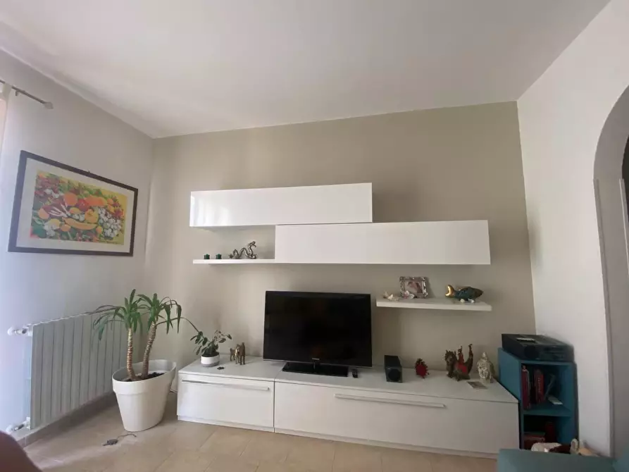Immagine 3 di Appartamento in vendita  a Massa