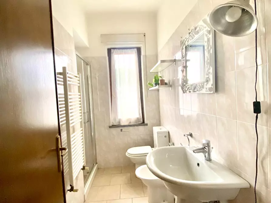 Immagine 9 di Appartamento in vendita  a Massa