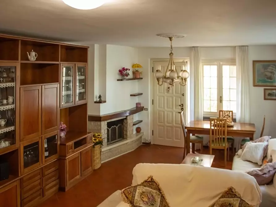 Immagine 2 di Villetta a schiera in vendita  a San Giuliano Terme