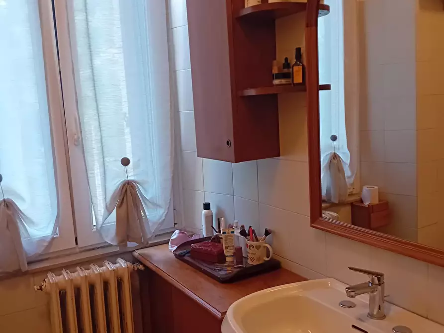 Immagine 12 di Appartamento in vendita  a Carmignano