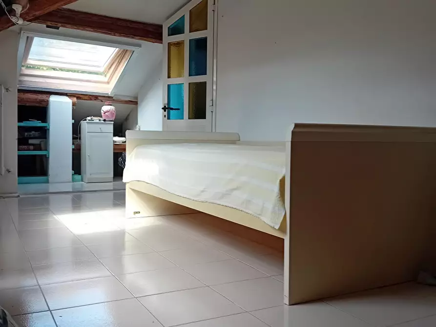 Immagine 21 di Appartamento in vendita  a Carmignano