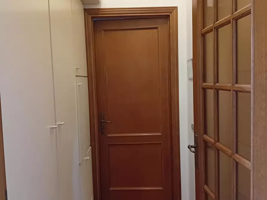 Immagine 10 di Appartamento in vendita  a Carmignano