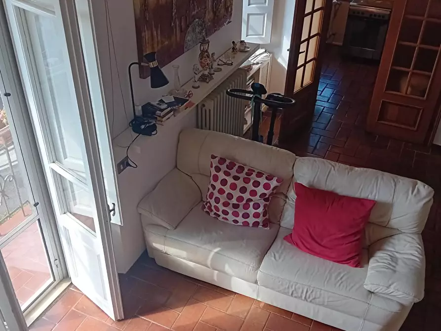 Immagine 23 di Appartamento in vendita  a Carmignano