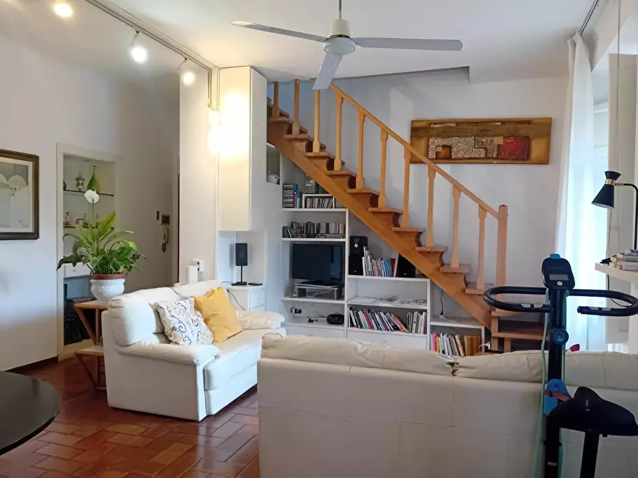 Immagine 4 di Appartamento in vendita  a Carmignano