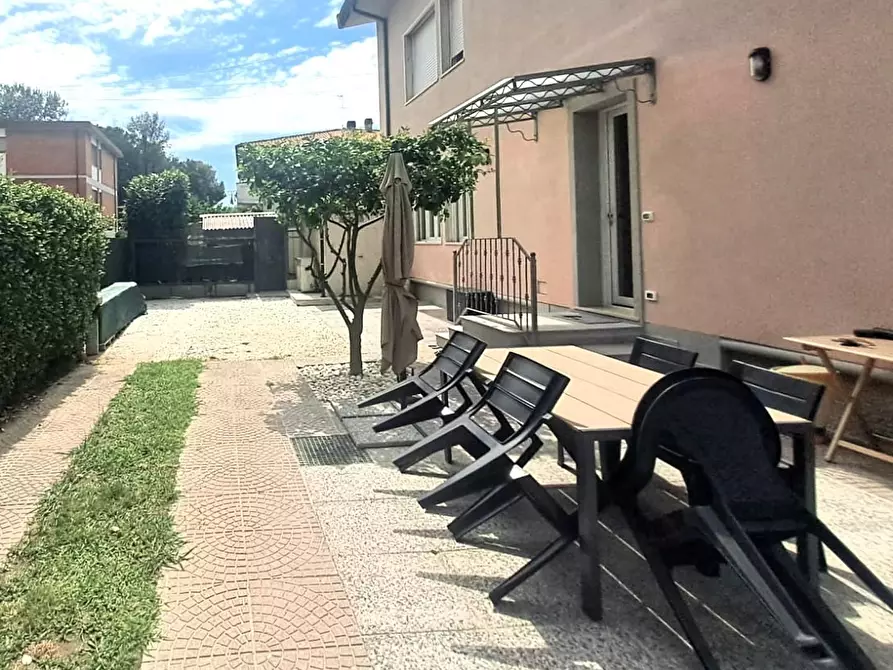 Immagine 6 di Appartamento in vendita  a Massa