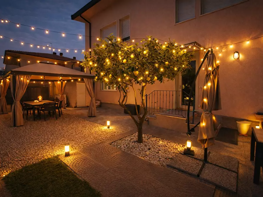 Immagine 4 di Appartamento in vendita  a Massa