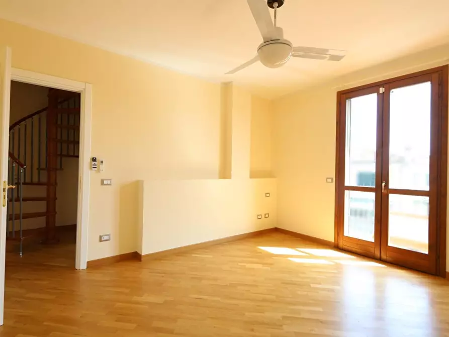 Immagine 16 di Villa in vendita  a San Giuliano Terme