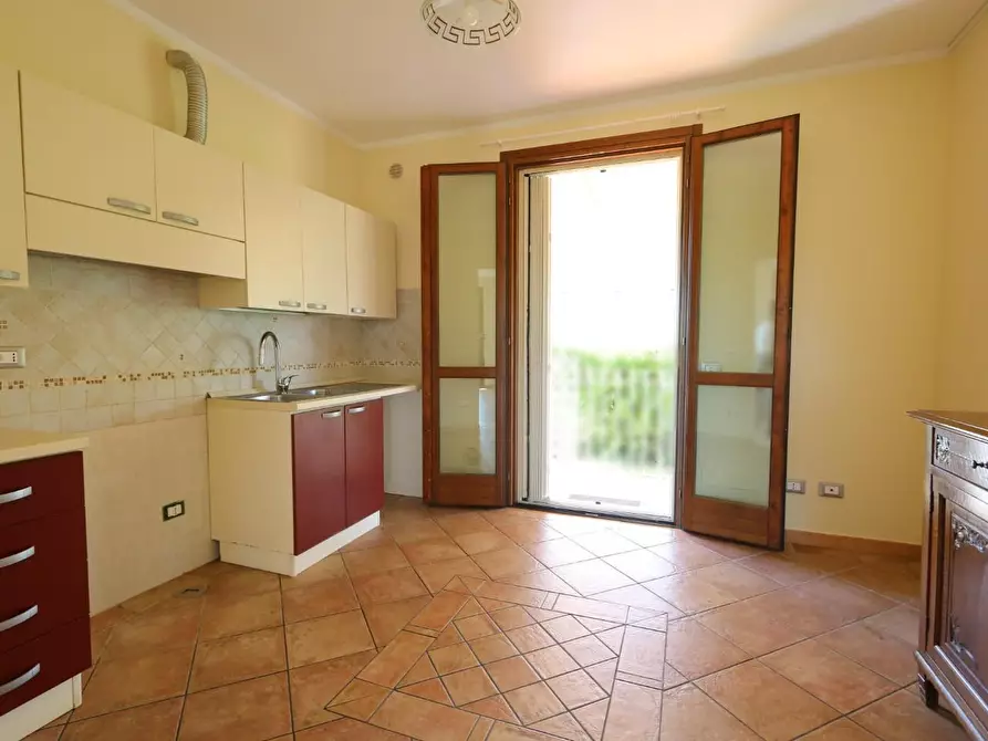 Immagine 4 di Villa in vendita  a San Giuliano Terme