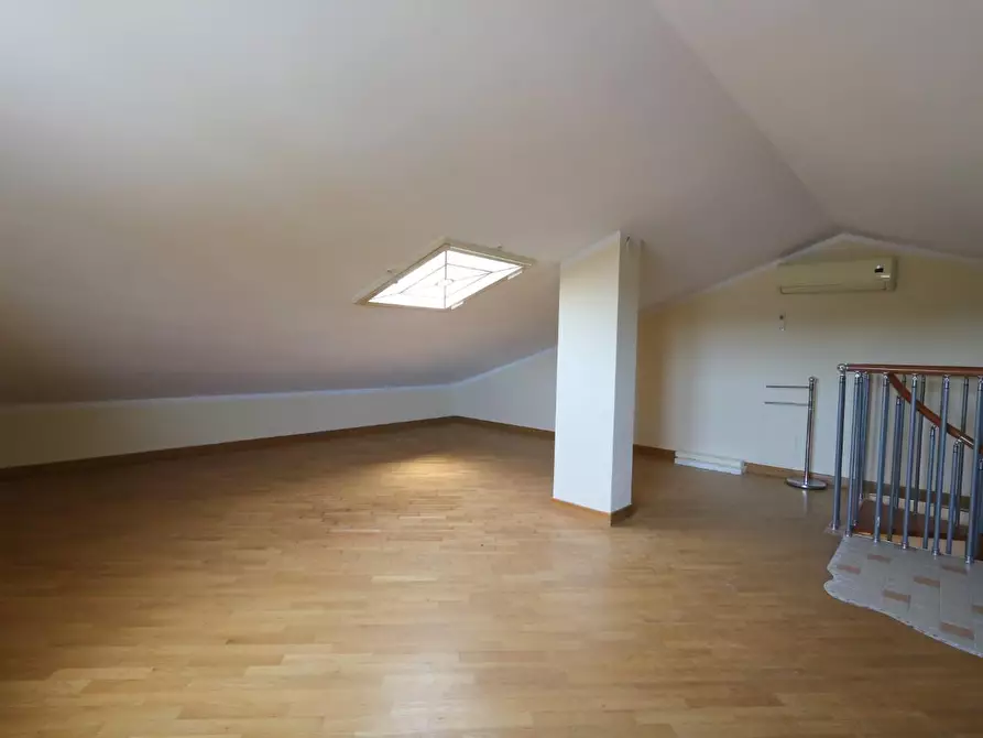 Immagine 21 di Villa in vendita  a San Giuliano Terme