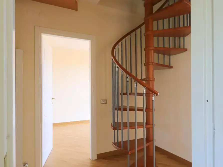 Immagine 15 di Villa in vendita  a San Giuliano Terme