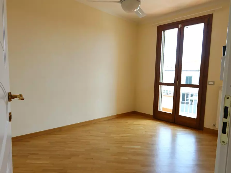 Immagine 17 di Villa in vendita  a San Giuliano Terme