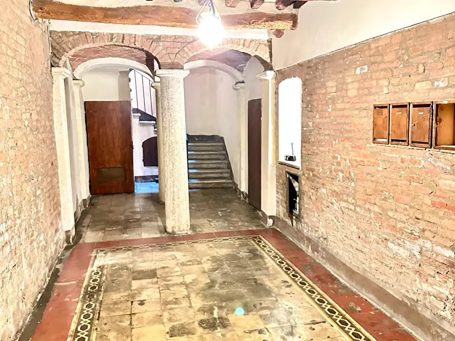 Immagine 21 di Appartamento in vendita  a Siena