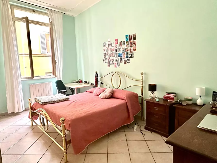 Immagine 13 di Appartamento in vendita  a Siena