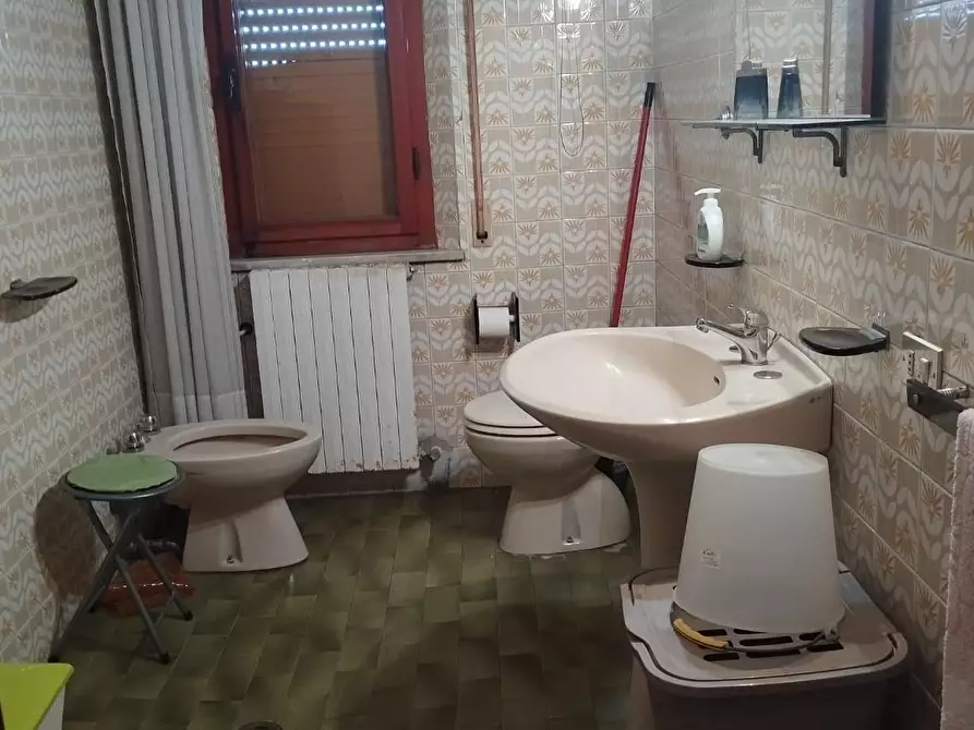 Immagine 19 di Casa colonica in vendita  a Cascina