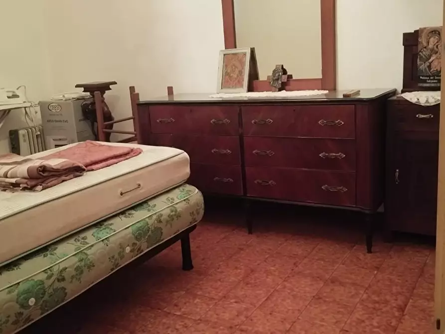 Immagine 6 di Casa colonica in vendita  a Cascina