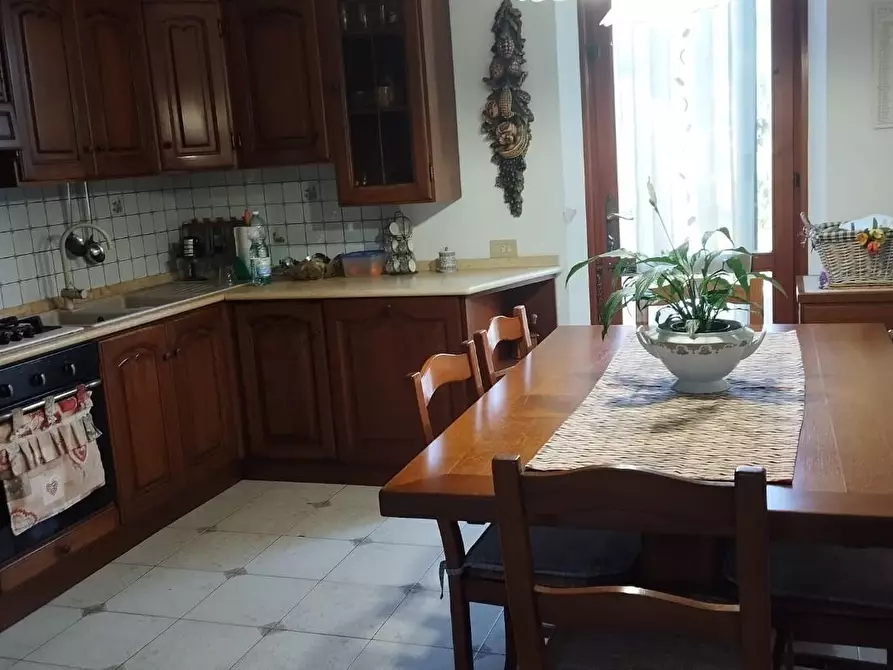 Immagine 10 di Casa colonica in vendita  a Cascina