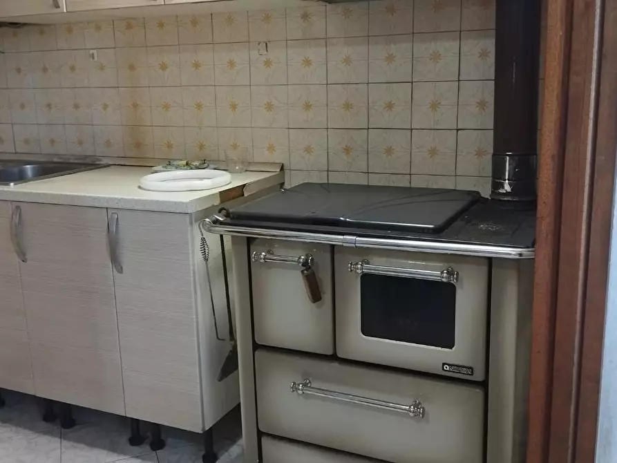 Immagine 3 di Casa colonica in vendita  a Cascina