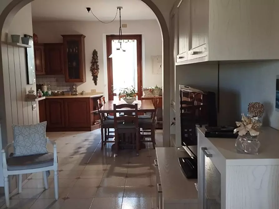 Immagine 15 di Casa colonica in vendita  a Cascina