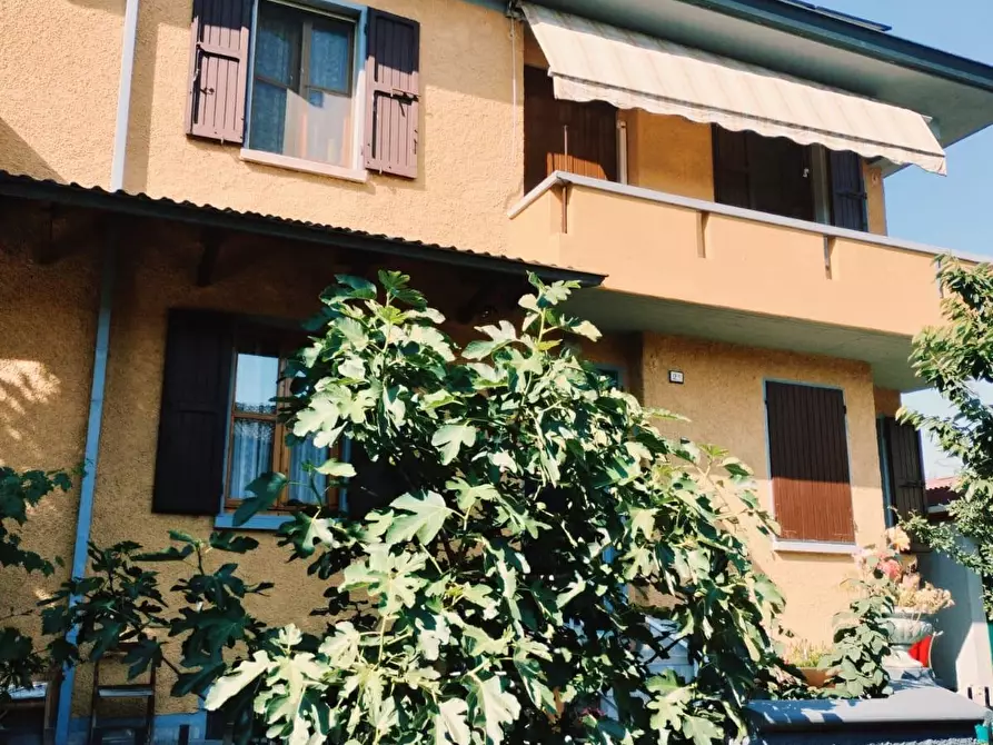 Immagine 3 di Villetta a schiera in vendita  a Reggio Nell'emilia