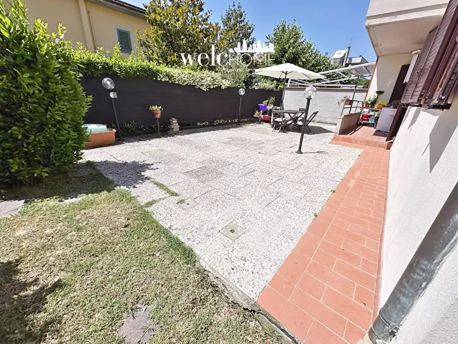 Immagine 21 di Appartamento in vendita  a Campi Bisenzio