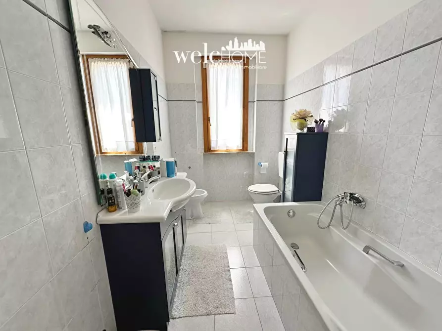 Immagine 32 di Appartamento in vendita  a Campi Bisenzio