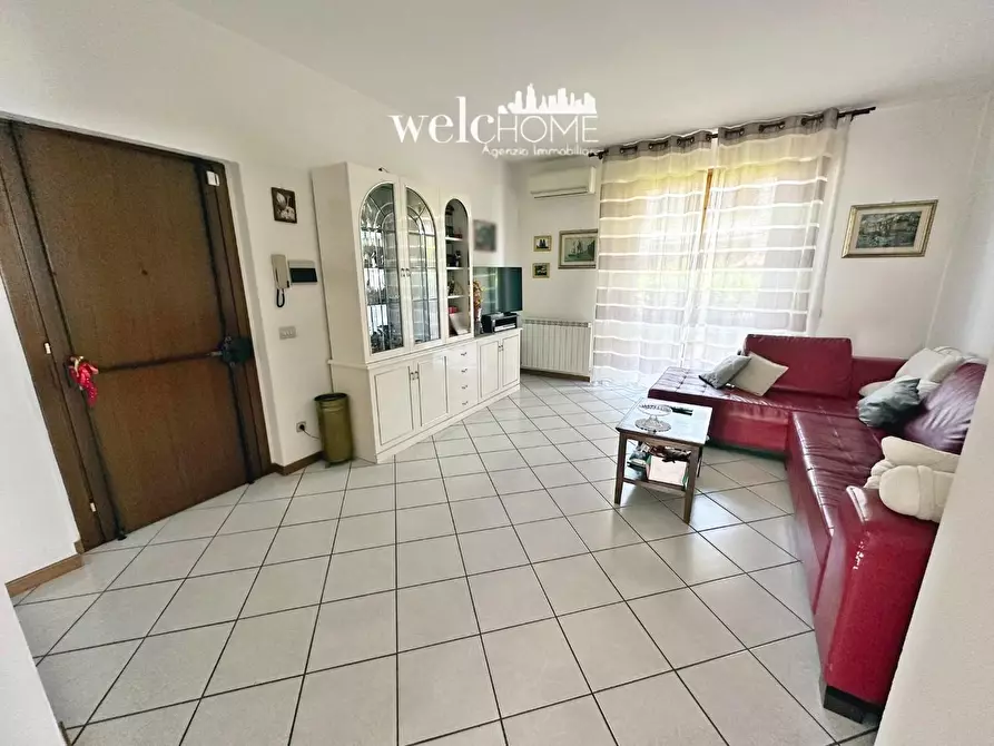 Immagine 26 di Appartamento in vendita  a Campi Bisenzio